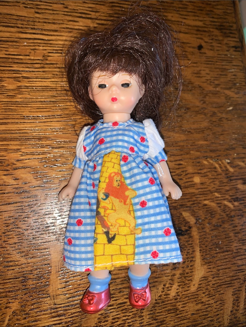 2008 Madame Alexander Wizard of Oz Dorothy Doll Yellow Brick Road Dress